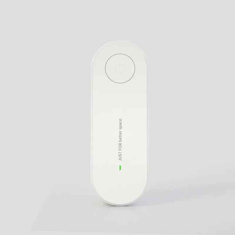 Compacte luchtionisator voor het stopcontact